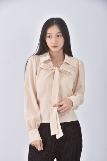 (S) citymp質感綁帶領口杏色長袖上衣