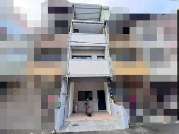 經武商圈★近文山特區★鳳松路整新車庫透天｜高雄市鳳山區鳳松路