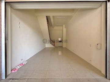 楊小扁~鄰桂林商圈臨路翻新樓店1+2+3樓｜高雄市小港區中安路