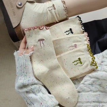 【台灣現貨】蝴蝶結花邊刺繡襪子 純棉中筒襪 日系中筒襪 白色堆堆襪 可愛女襪子 簡約百搭中筒襪 點子紗襪子 可愛襪子