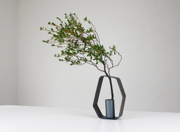 MYK:FLOWER VASE - sasae(L)【瓦片】【花瓶】【花器】【花藝底座】【木製】【框架】【新潟】