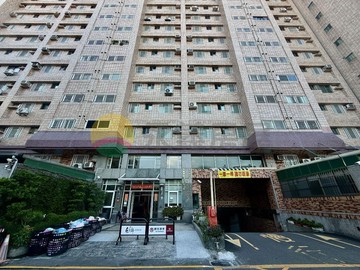文山特區｜邊間三房車位｜一層兩戶衛浴開窗｜陽台進出｜高雄市鳳山區文中街