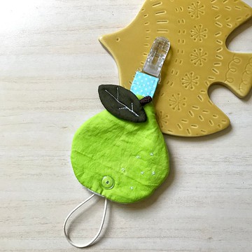 柚子造型兩用奶嘴套加奶嘴夾。柚子平安福袋 可另外加購繡字