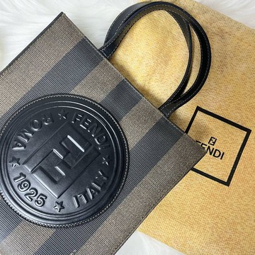 【 In-Stock 】Fendi 大LOGO 3用 Backpack 小揹包/Shoulder Bag