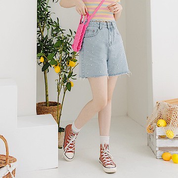 滿版珍珠不收邊A字牛仔短褲-OB大尺碼