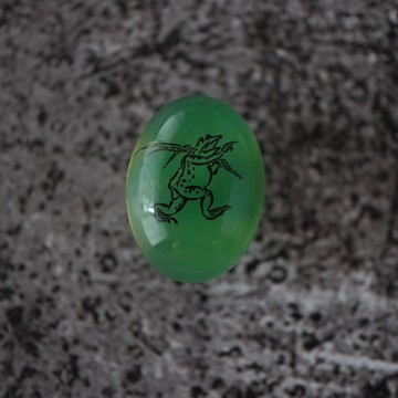 綠瑪瑙與鳥獸人物戲畫的腰帶扣 馬尾鉤 胸針