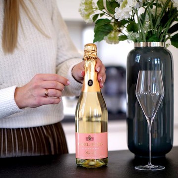 德國原裝 CARL JUNG 卡爾榮格無酒精 Peach蜜桃葡萄氣泡飲 750ml*1