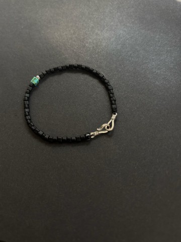 低調冷淡風磨砂酷黑質感三角珠拼綠松石顏色做舊復古925銀扣手鏈