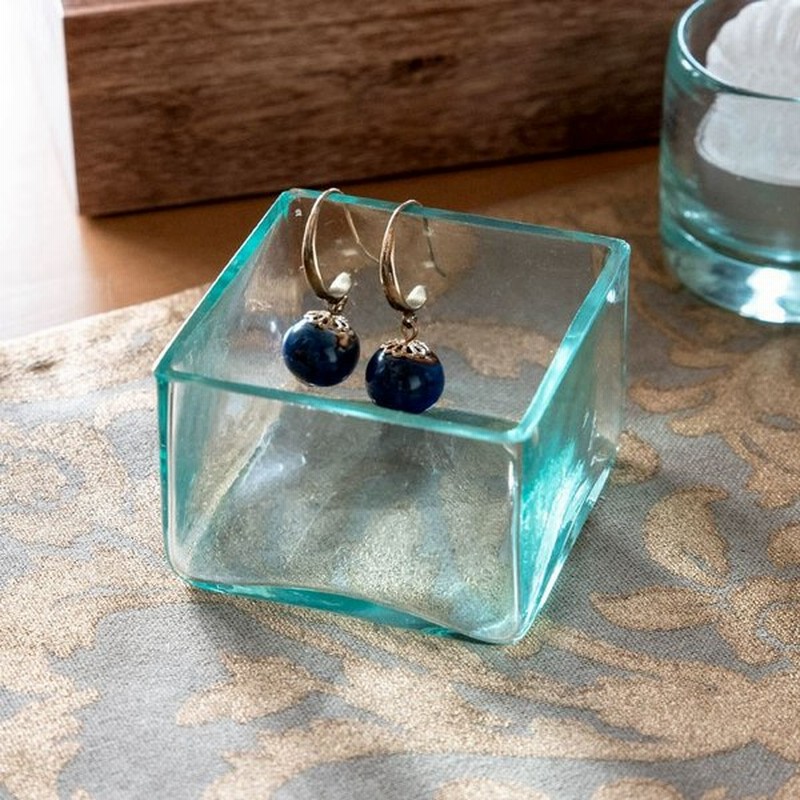 ガラスケース 小物入れ ディスプレイ 収納 アクセサリー入れ お香立て コーンタイプ 手作りガラス 四角 スクエア アメニティ アジア工房 通販 Lineポイント最大0 5 Get Lineショッピング