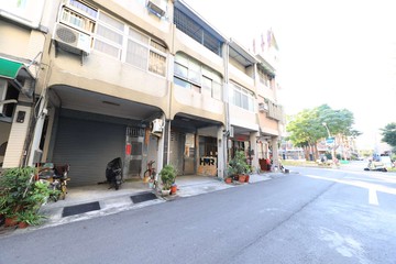 "新"中正高工-英德街-騎樓透天｜高雄市前鎮區英德街