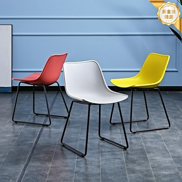 【輕奢加厚】北歐餐椅 靠背椅 辦公椅 書桌椅 鐵藝凳腳 塑料椅面 創意簡約 家用書房餐廳適用