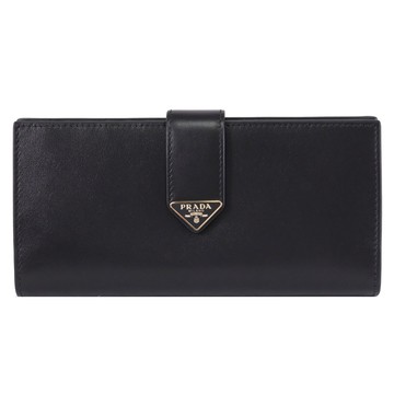 PRADA 1MV025 金屬三角LOGO飾扣多卡零錢長夾.黑