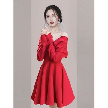 2025年秋冬新款長袖紅色吊帶連衣裙高級宴會訂婚禮服敬酒服伴娘服