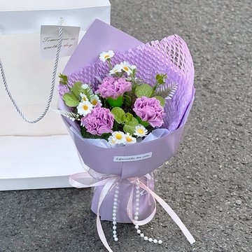預購【LAMIE】紫色康乃馨+小雛菊珍珠花束 花束 情人節 閨密 手捧花 花束禮 捧花禮