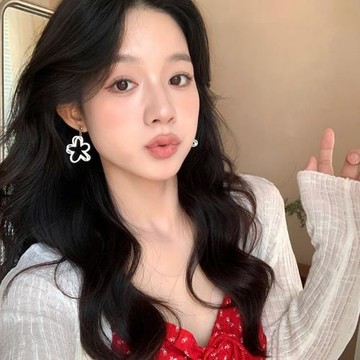 趙露思同款白色花朵耳釘女設計感夸張氣質耳環海邊度假風精致耳飾
