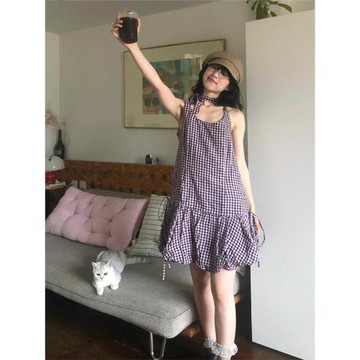 法式復古背心格子連衣裙女夏季新款寬松設計感綁帶無袖花苞裙短裙