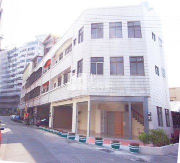 榮興商圈大面寬角透店｜台中市潭子區大通街