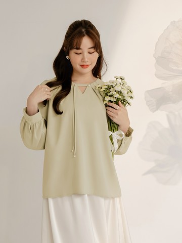 純淨氣質皺褶圓領珍珠釦上衣
