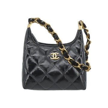 CHANEL 菱格紋亮面小羊皮小型流浪包(黑色)