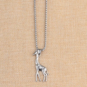 長頸鹿動物吊墜掛飾項鏈長款個性百搭毛衣鈦鋼鏈情侶同款1入