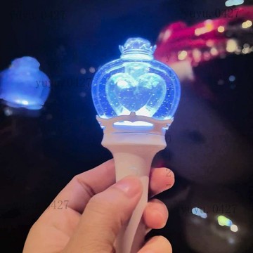 🌸官方同款✨IVE二代 迷你發光應援棒鑰匙扣 張元英 金秋天 同款包包掛件 DIVE周邊 送閨蜜朋友驚喜生日禮物