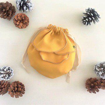 Powdery Double Cloth Petal 抽繩手拿包 芥末黃
