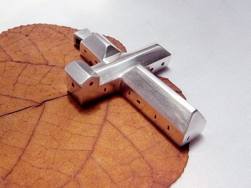 小房子十字架 | 純銀項鍊墜子 | 手工限量附蠟繩