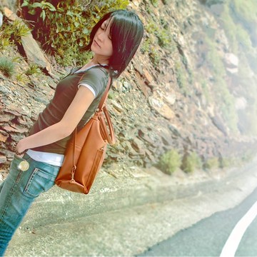 多功能包款．保證不脫皮．一年保固．台灣製作．純素皮革－後背包+肩背包　C.L.M-製作所－旅行背包-仕女包－駝色