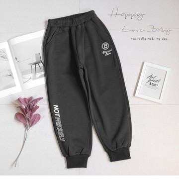 男大童 厚款 美式簡約字母英文深灰寶寶絨棉褲 秋冬童裝 大童長褲 大童休閒褲 大童運動褲 刷毛