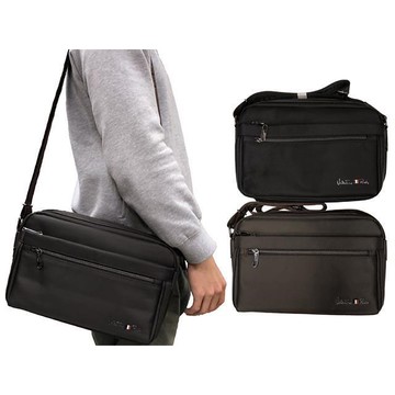 Valenli 斜側包中容量二主袋+外袋共五層進口防水尼龍布隱藏水袋