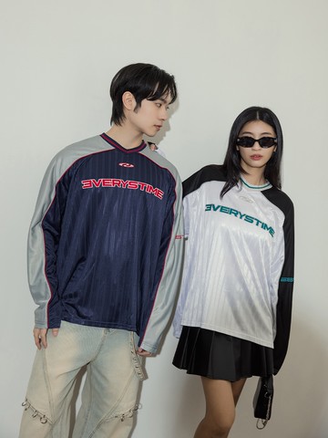 美式運動拼接V領薄長T