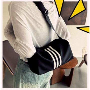 有個小舖 簡約包包 運動風小方包 斜背包 時尚單肩包 跑步健身隨身包 潮流小包包 斜挎包 單肩包 牛津布包 側背包