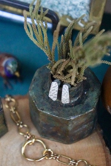 撫存壓羽系列 — 不規則耳環