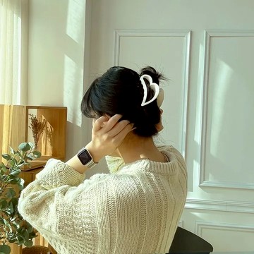 【現貨】IU同款 韓式磨砂愛心鯊魚夾 女生盤髮髮飾 可愛愛心鯊魚夾 D298