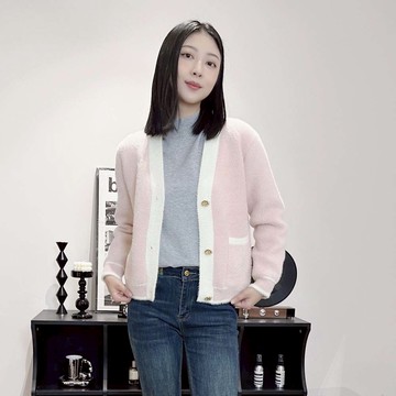 HONOR柔美V領撞色滾邊排釦絨毛外套-粉