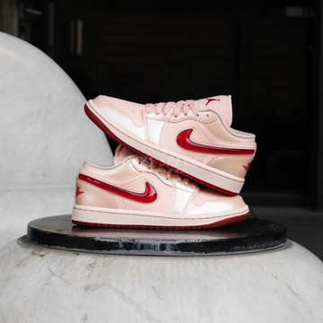 【逢甲 FUZZY】W Air Jordan 1 Low 情人節 粉紅 果凍勾 HF3174-600
