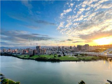 河在腳下、城在眼前，住進巨流河的靜奢境界｜台北市中正區水源路