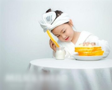 新款婚紗兒童寫真攝影拍照道具模型仿真面包片吐司擺件西式道具