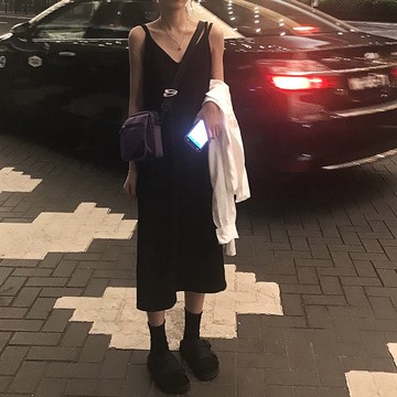 連衣裙女春季新款chic韓國簡約V領純色無袖吊帶裙百搭開叉中長裙1入