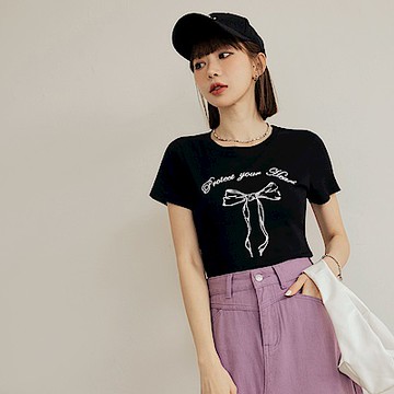 OB嚴選中大尺碼-親膚棉質芭蕾風蝴蝶結印花上衣《AB19646》