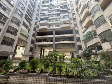 蘋果超Ａ入門玄關｜北屯三房平車稀有釋出｜台中市北屯區軍和街