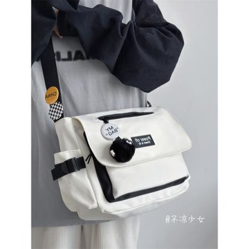大容量帆布通勤包日系ins工裝港風少女斜挎包學生上課百搭郵差包