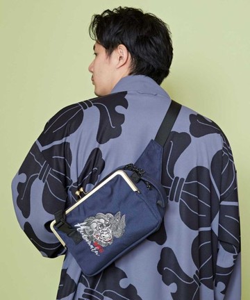 【熱門預購】霸氣浮世繪兔 虎 獅多口袋斜背口金包 (3色)7CEP5101