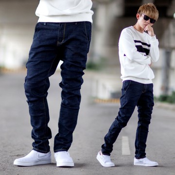 【NB0937J】亮色車線質感藍黑色彈性小直筒牛仔褲 (UC2188)