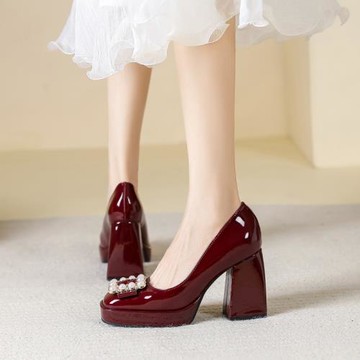 小個子珍珠高跟鞋女粗跟紅色法式婚鞋2025春季新款防水臺漆皮單鞋