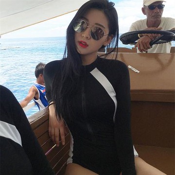 韓國原單潛水服女連體防曬長袖泳衣顯瘦修身速干沖浪服水母服聚攏