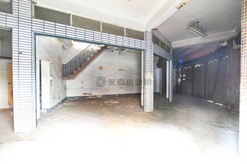 鳳山五甲小蛋黃｜近草衙道｜三角窗透天｜高雄市鳳山區南進一街