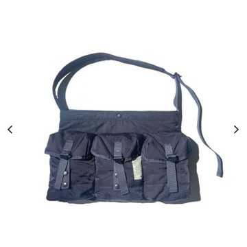 Club.S 日系潮流三口袋夾棉單肩包尼龍防水單肩多層寬帶斜挎包