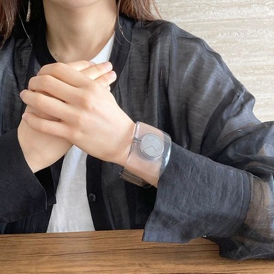 人気✨ イッセイミヤケ バングルウォッチ オー O 腕時計 吉岡徳仁 グレー ISSEY MIYAKE イッセイミヤケ 時計 オー 吉岡 徳仁 バングル