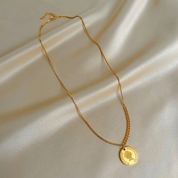 鈦鋼圓牌吊墜項鏈女輕奢小眾鎖骨鏈氣質網紅2022年新款潮頸鏈配飾